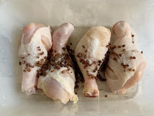 做法|低卡无油做法简单的椒盐焗鸡腿,味鲜美肉滑嫩,多吃几个也不怕