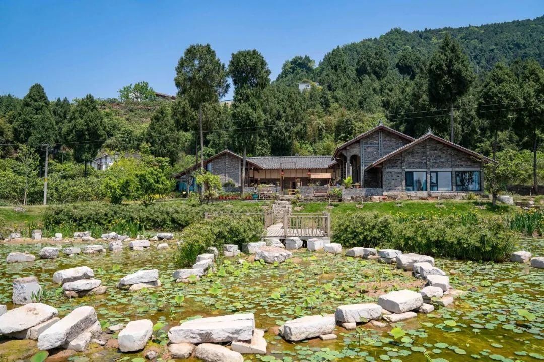 飞凤镇桥亭|村里有个桃花源!一起去吗~