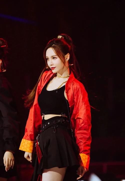  浪姐|靠《浪姐》圈粉的沈梦辰，私下更是穿衣达人，甜美帅气风随意切换