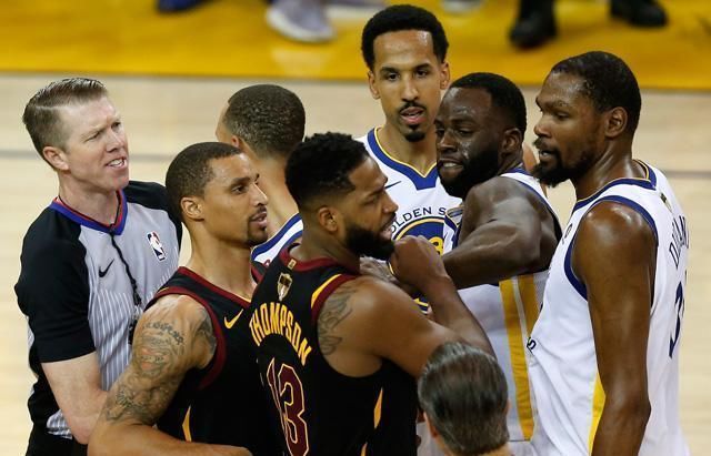  勇士|美媒列出勇骑7大复仇时刻，格林4次上镜，詹姆斯墓碑蛋糕败人品