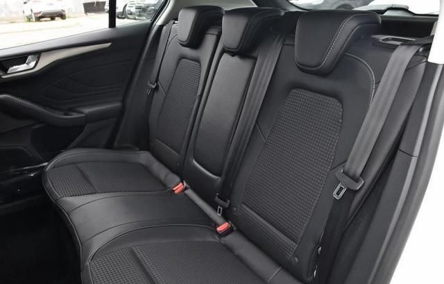 用车|开福特福克斯的人大多属于什么档次?车主用车1个月后说了真心话