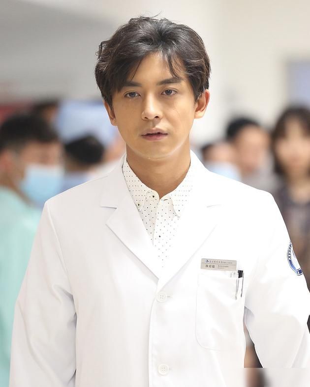  李佳航|刘维被嘲“综艺混子”，李佳航怒怼对方：乐评混子