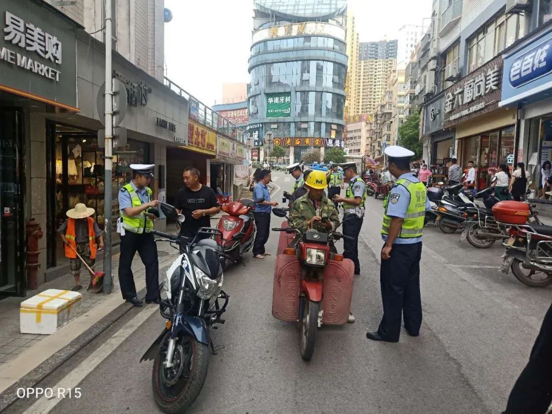 违停|“创文”——息烽交警：即日起严查机动车违停！