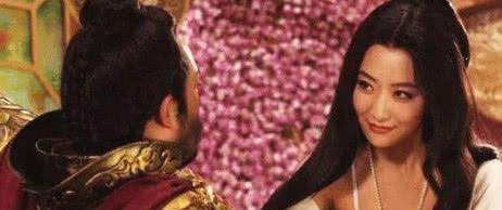 皇帝萧宝卷|她是古时唯一敢奴役皇帝的贵妃,容貌妖娆,天生“贵足”!