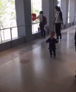  腰力|搞笑GIF：妹子这腰力，要逆天了！