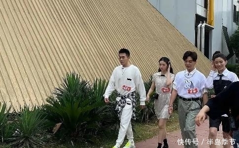 快本|何炅都带不动的《快本》,在仝卓翻车后,要选翻版王一博?