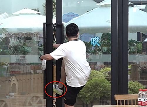  陈赫|陈赫的“涂鸦鞋”火了，看到他上脚效果，网友：果断放弃AJ