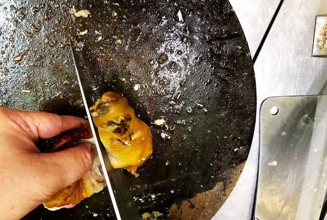  做法|买了很多年，现在才知道，熏鸡做法超简单，在家做干净又放心