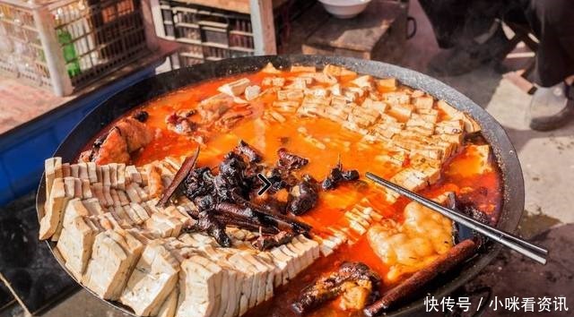熏豆腐|农村大集热火朝天的美食,让人你还、人间美味!