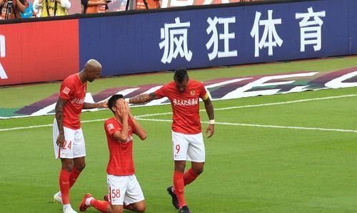 放入|恒大压哨放入！中超8冠王又一人离队，曾一球成名激动落泪