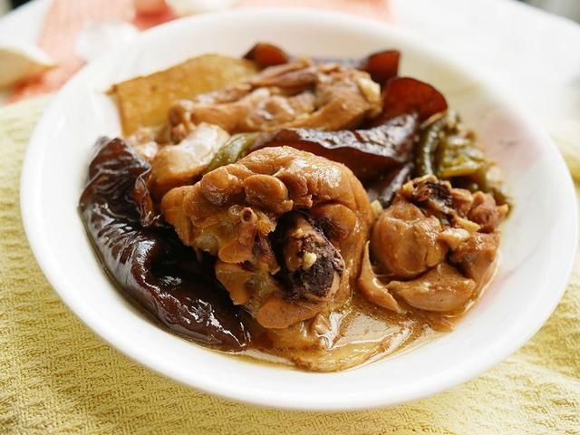 炖鸡|炖鸡时,有人焯水,有人直接炖,老厨子:教你1招,鸡肉更加入味