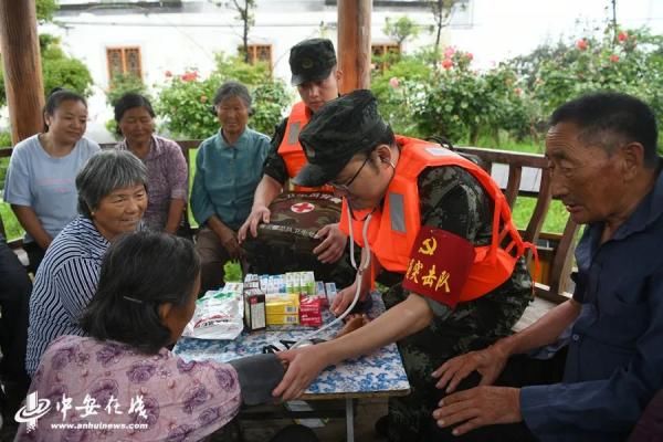 武警阜阳支队|【防汛救灾第一线】“洪水不退，决不撤离”