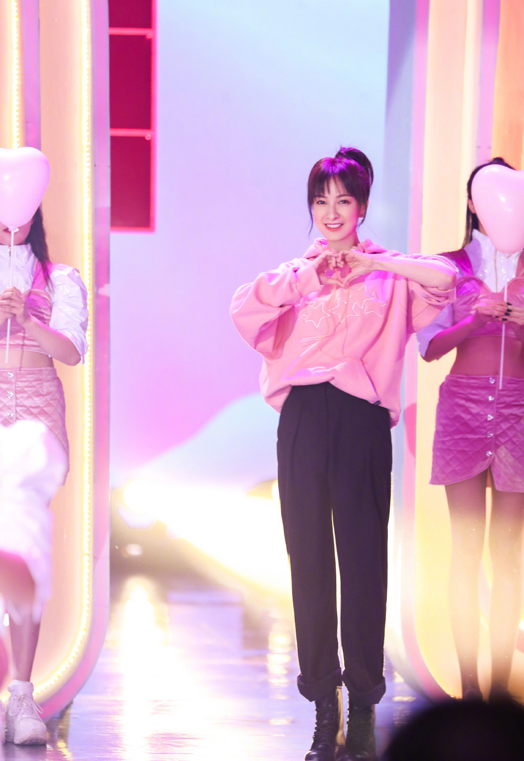  能力|同为主持无法带动气氛吴昕被对标沈梦辰遭吐槽能力差距太大