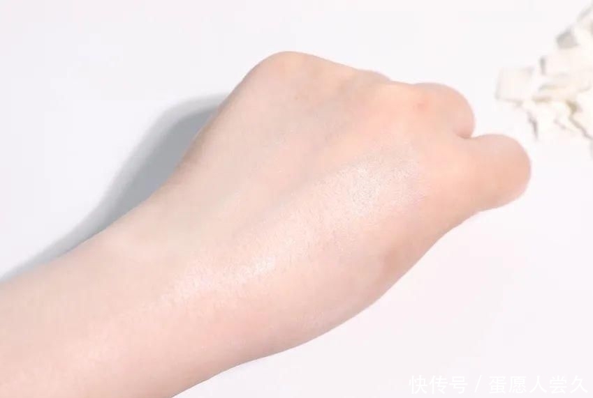  防晒|敢和安耐晒抢C位，这款防晒是吃了熊心豹子胆吗！