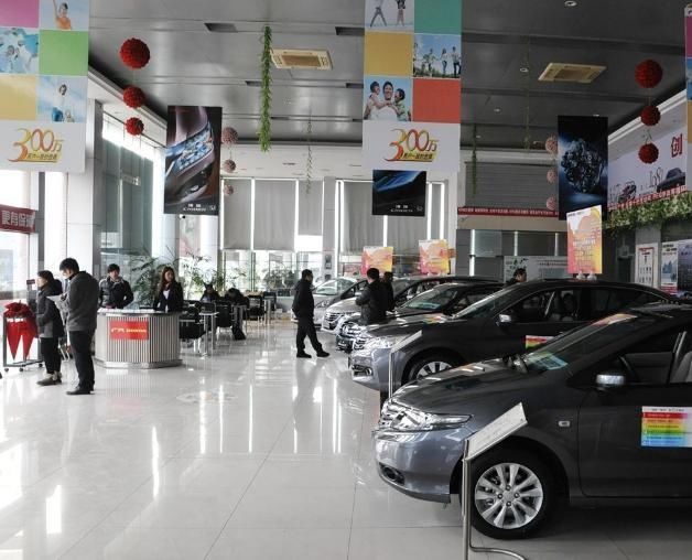  4S店|新车刚提3个小时就不翼而飞，却发现是被4S店拖走，车主：凭啥？