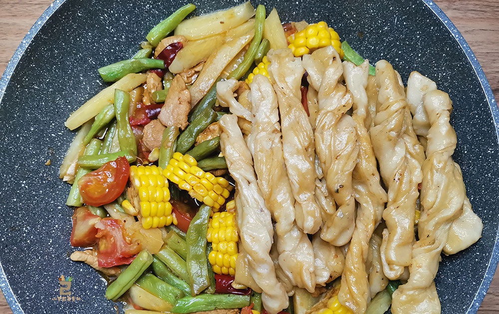  卷子|三伏天烙饼吃腻了，教你老北京特色粘卷子，有菜有饭有营养，真香