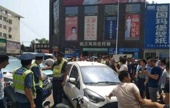 执法|新法宣布：的哥拦截非法网约车、黑车不违法，出租车才是市场的主人！