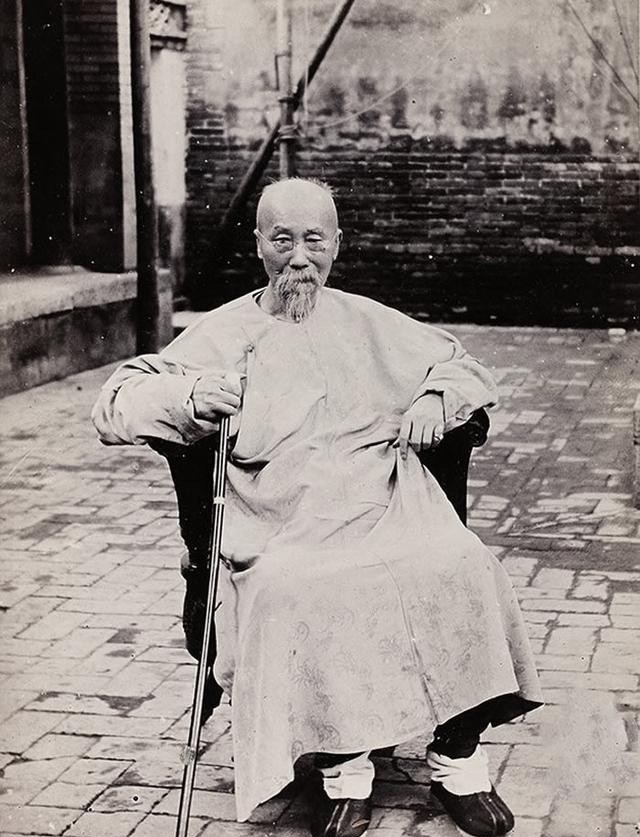 叶赫那拉|晚清封疆大吏们:个个威风八面,对大清愚忠,图9是民族英雄左宗棠