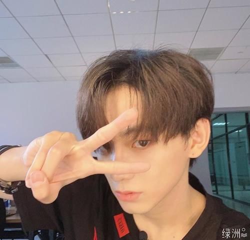  萧山|R1SE家境揭秘，萧山阔少何洛洛，茶庄少主焉栩嘉，而他最富有