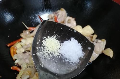  小槐|入伏后，这肉要多吃，比牛羊肉强，不燥不热不上火，焖一锅特馋人