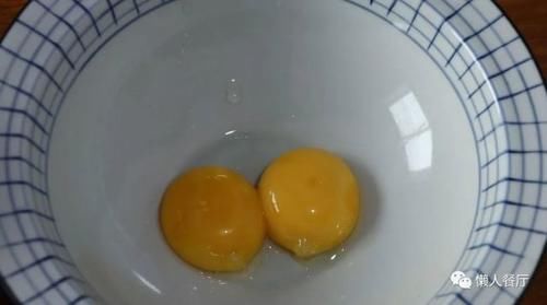 蛋糕|不用烤箱,不用电饭锅,这是用平底锅就能做的蛋糕卷,一次性成功