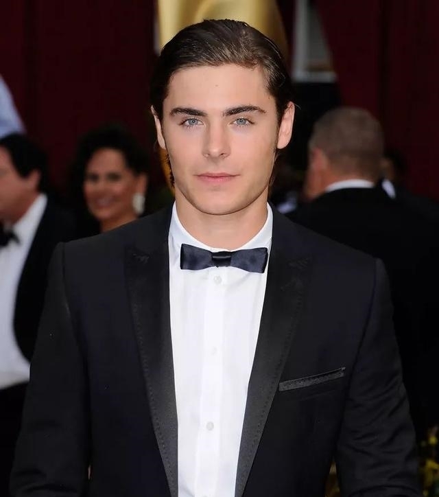  大叔|《歌舞青春》男主胖了三十斤，从肌肉男变成了熊系大叔