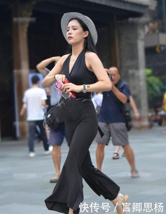 翘首以盼|街拍：希望我也是某个人翘首以盼的惊喜