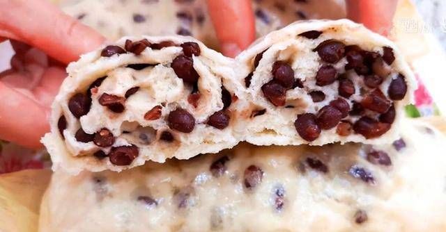 熬粥|红豆不要熬粥喝了,教你新做法,加一碗面粉,香甜松软比馒头好吃