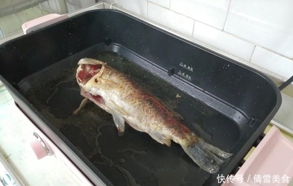 不鲜|无论煮什么鱼,直接下锅大错特错,少了这1步,鱼汤不鲜,腥味浓