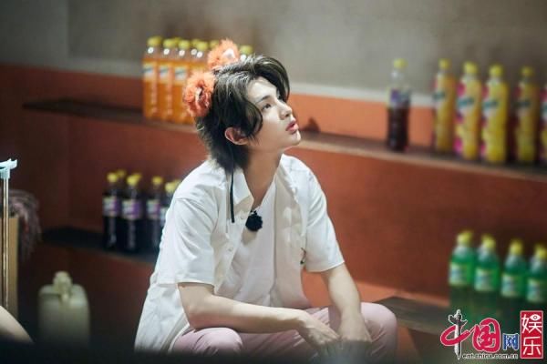  麒麟|《密逃2》邓伦黄明昊遇高空挑战 杨幂郭麒麟扬言退出