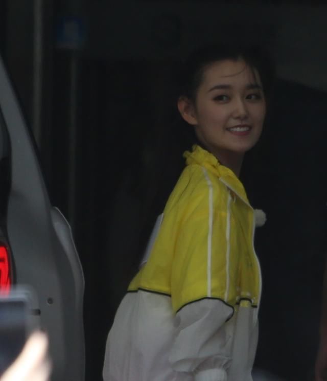  依依|《跑男》最新看点！蒋依依原来这么美，照片无需精修太让人羡慕了