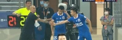  上海申花|申花小将替补上场时，恒大的卡纳瓦罗为何特意上前和他们击掌？