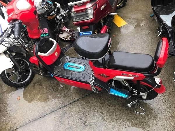 糊涂|男子发现自己车子被偷，竟然做了这件糊涂事