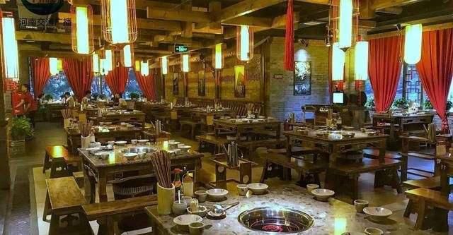 制售|太大胆！小龙坎加盟店两年制售2吨地沟油，官方：深感自责并致歉