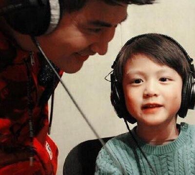  参加节目|昔日“跳水冠军”，晒出8岁儿子近照，爸爸基因遗传的一滴不剩