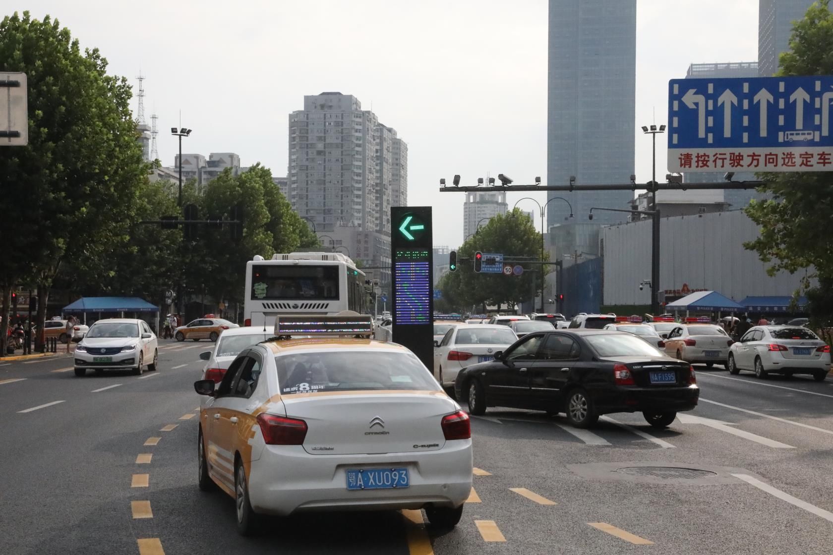 文明|百年老街换新颜，文明交通更安全