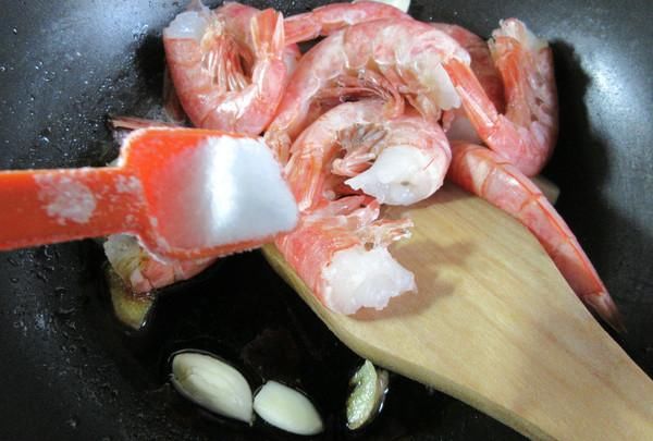 不新鲜|虾背里的黑线很脏吗?能不能吃?营养师告诉你吃虾的这个事项