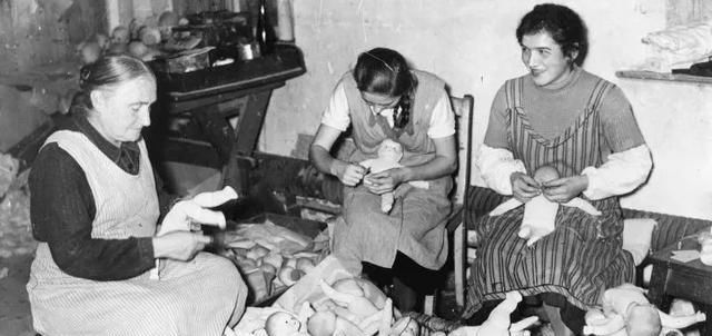  办公|艺术家“躺赚”指南