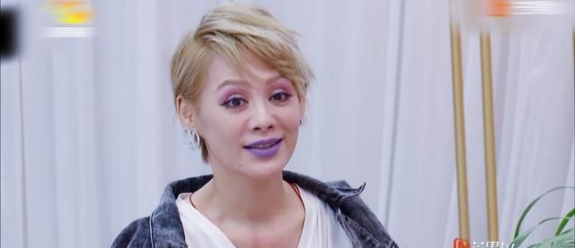  张含韵|那么多央视，拼不过湖南卫视：乘风破浪的姐姐，看到的不只是姐姐