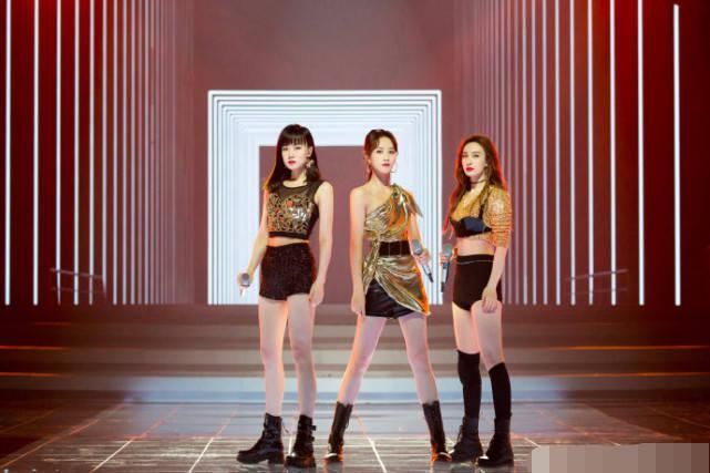  姐姐|吴昕回忆妈妈下岗蹲地上哭，抹泪哭诉：我必须要努力让家里条件变好