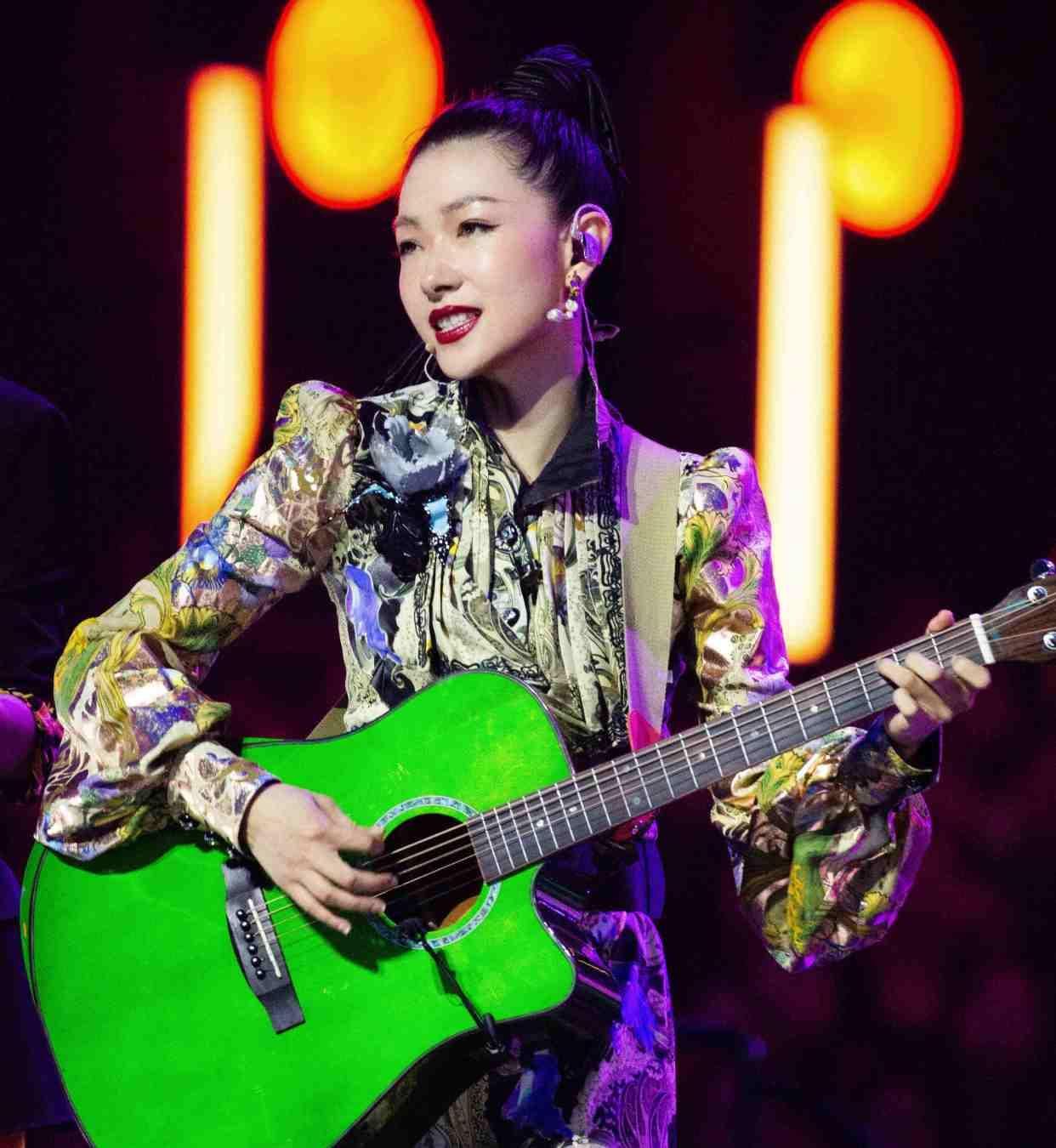  淡定|宁静与李斯现场针锋相对，其他姐姐坐在台下看戏，王霏霏不淡定了