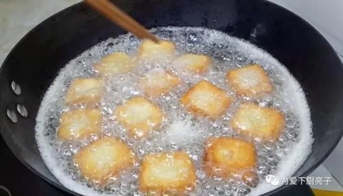 香酥|我家面粉就爱这样吃,加2个鸡蛋,焦脆香酥不油腻,吃过就念念不忘