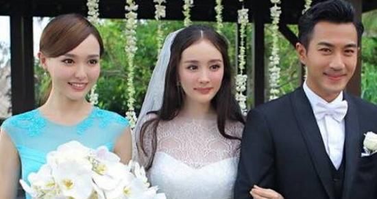  娱乐圈|发布会上明星扎堆坐热聊, 昔日女神却孤独一人, 圈中友情让人寒心