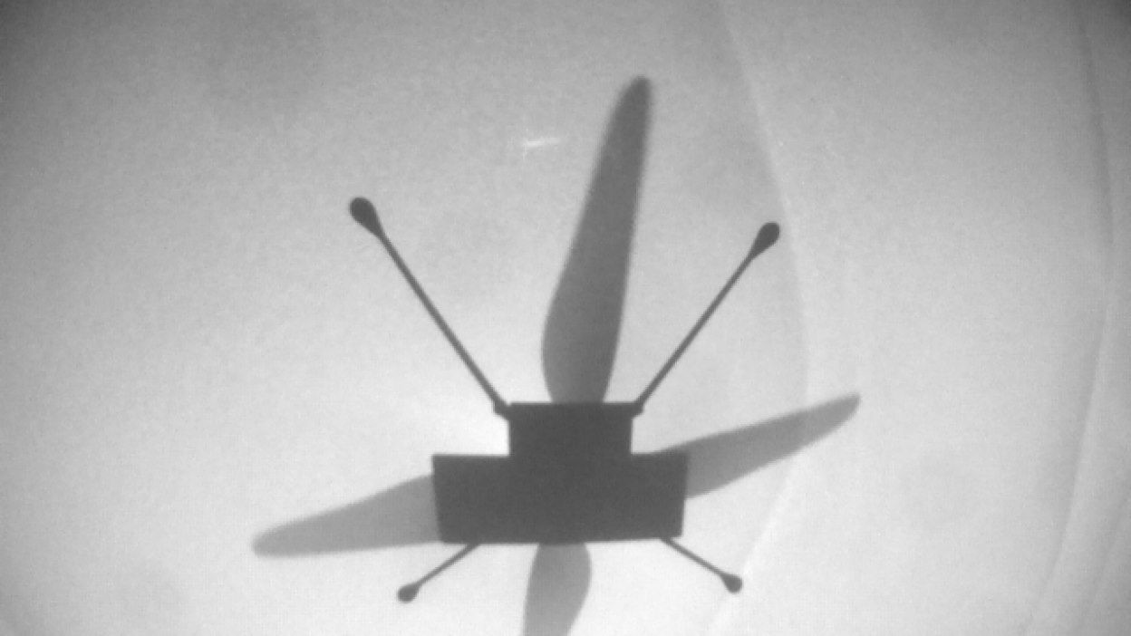 NASA 机智号火星直升机完成第 64 次飞行，拍下震撼画面