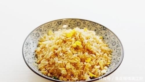 滤镜修饰过|《中餐厅3》烧饭有那么好吃吗?见到无滤镜下的蛋炒饭,难以相信