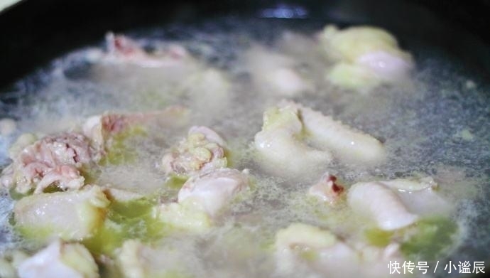 适量|“炖鸡”别只会加水! 用它炖比原来的香10倍, 鸡肉更嫩更入味