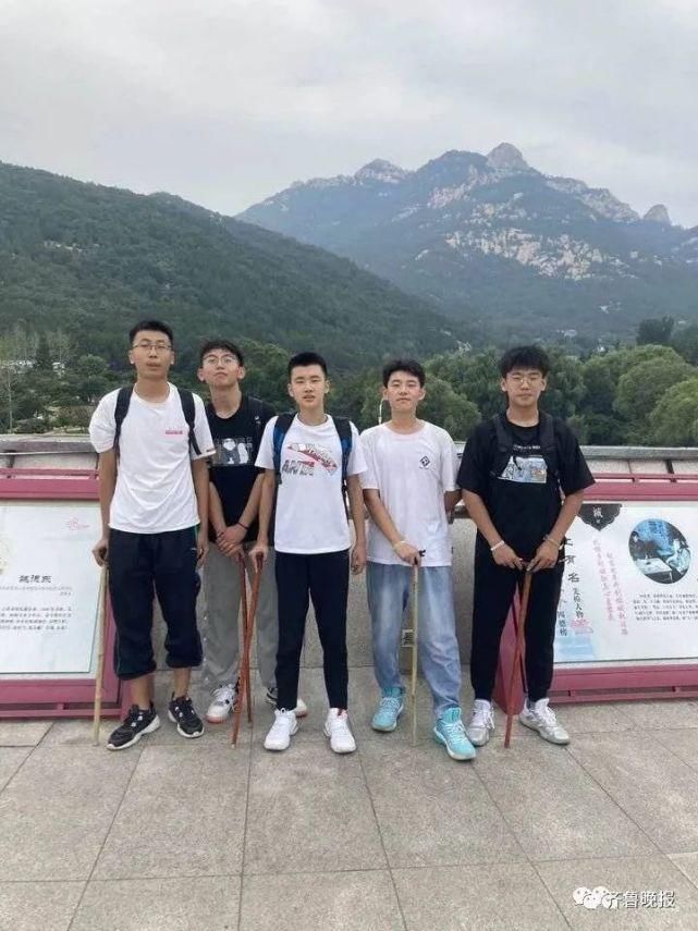 知名|知名景区这一幕火了！评论区成大型认亲现场