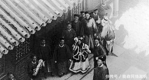 慈禧|慈禧本性难改,在逃亡路上还如此奢侈,一天就赏出去这么多东西