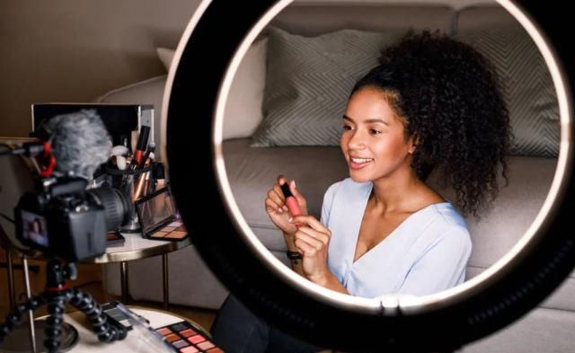  市场|张一鸣拒绝出售TikTok多数股权；印度首富携谷歌闯智能手机市场