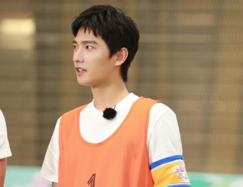  杨洋|综艺嘉宾“新媒体”榜：杨洋暂居第5，邓伦第3，榜首还是他！